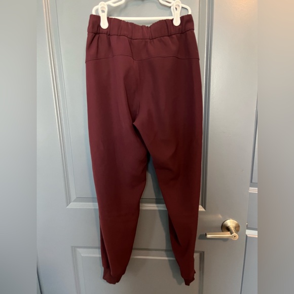 Lululemon On The Fly Pants - Picture 7 of 9